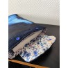 Pochette à livre molletonnée imprimé plume bleu sur fond noir