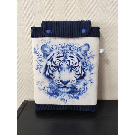 Pochette à livre molletonnée imprimé tigre bleu sur fond blanc