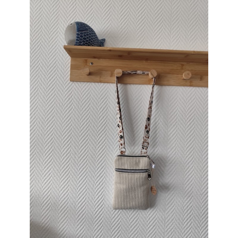 Pochette téléphone velours écru et imprimé léopard fond écru