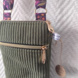 Pochette téléphone velours kaki et imprimé fleuri mauve