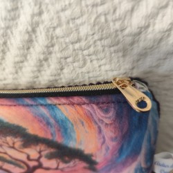 Pochette en velours imprimé arbre de vie fond mauve