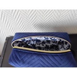 Trousse de toilette en velours matelassé bleu nuit tout doux  avec poignée