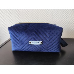 Trousse de toilette en velours matelassé bleu nuit tout doux  avec poignée