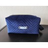 Trousse de toilette en velours matelassé bleu nuit tout doux  avec poignée