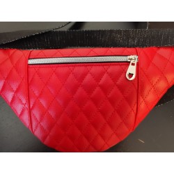 Sac banane simili rouge et imprimé fleuri fond noir