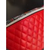Sac banane simili rouge et imprimé fleuri fond noir
