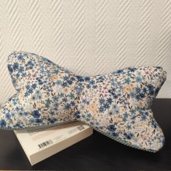 Coussin de lecture imprimé...