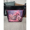 Sac bandoulière en simili brillant effet croco et imprimé moto fleuri rose