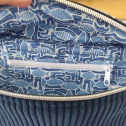 Sac banane velours bleu marine et imprimé poisson bleu