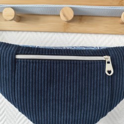 Sac banane velours bleu marine et imprimé poisson bleu