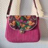 Sac à main bandoulière velours rose violine et imprimé papillon