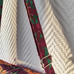 Sac à main bandoulière velours rose violine et imprimé papillon