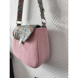 Sac à main bandoulière velours rose dragée et imprimé fleuri pastel