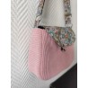 Sac à main bandoulière velours rose dragée et imprimé fleuri pastel
