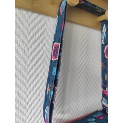 Sac à main bandoulière velours rose fushia et imprimé globe trotter