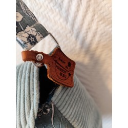 Sac à main bandoulière velours bleu clair et imprimé fleuri fond bleu gris