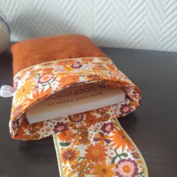 Pochette à livre de poche molletonnée en velours terracotta et fleuri assorti
