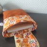 Pochette à livre de poche molletonnée en velours terracotta et fleuri assorti