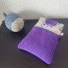 Pochette à livre de poche molletonnée en velours violet et fleuri assorti