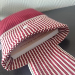 Pochette à livre de poche molletonnée en velours bordeau et rayure assorti