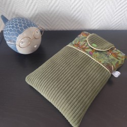 Pochette à livre de poche molletonnée en velours kaki et imprimé jungle