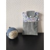 Pochette à livre de poche molletonnée en velours bleu clair et fleuri bleu