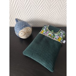 Pochette à livre de poche molletonnée en velours vert sapin et imprimé fleuri vert