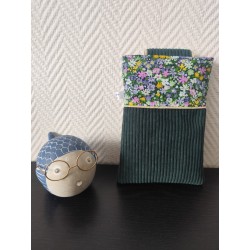Pochette à livre de poche molletonnée en velours vert sapin et imprimé fleuri vert