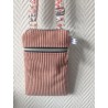 Pochette téléphone velours rose et imprimé fleuri rose