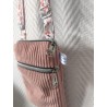 Pochette téléphone velours rose et imprimé fleuri rose