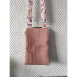 Pochette téléphone velours rose et imprimé fleuri rose