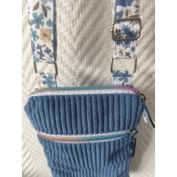 Pochette téléphone velours bleu jean et imprimé fleuri bleu