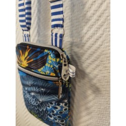 Pochette téléphone velours imprimé fond bleu