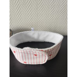Bandeau de soin réglable imprimé coeurs et en éponge bambou blanche toute douce