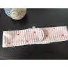 Bandeau de soin réglable imprimé coeurs et en éponge bambou blanche toute douce