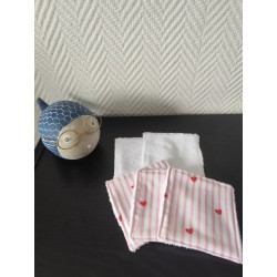 Lot de 5 lingettes toutes douces imprimé coeurs rouges et éponge bambou blanche