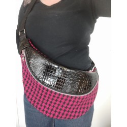 Sac banane xl tissu lainage a carreau rose et noir et simili croco vernis