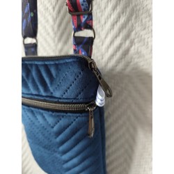 Pochette téléphone velours chevron tout doux bleu nuit