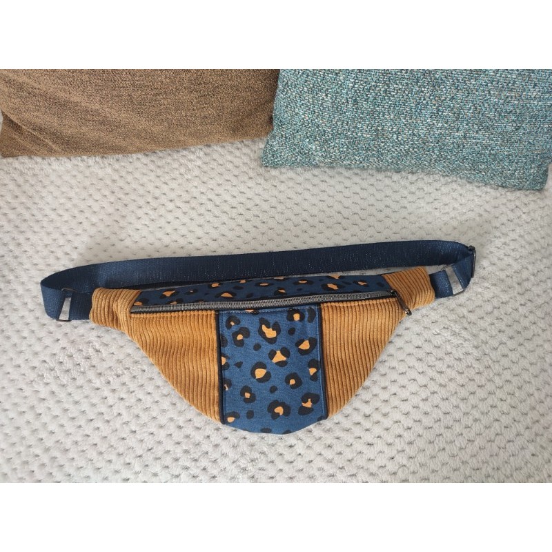 Sac banane léopard fond bleu et veloursmoutarde