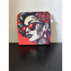Pochette en velours imprimé...