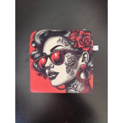 Pochette en velours imprimé femme tatouée - 20x20 cm