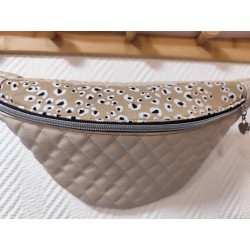 Sac banane simili écru et imprimé léopard