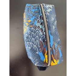 Trousse de toilette en velours ras imprimé fleuri fond bleu avec poignée