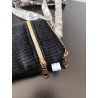 Pochette téléphone velours noir et imprimé feuilles noir et blanc
