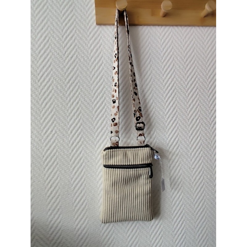 Pochette téléphone velours écru et imprimé léopard fond écru