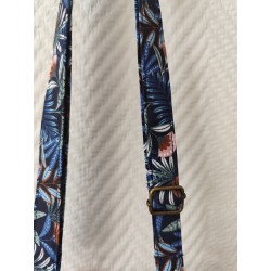 Pochette téléphone velours rose et imprimé jungle fond bleu