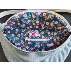 Sac banane xl velours bleu clair et imprimé fleuri japonisant fond bleu