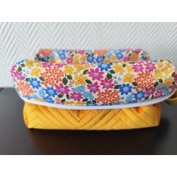 Trousse de toilette en velours matelassé jaune d'or tout doux  avec poignée