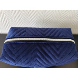 Trousse de toilette en velours matelassé bleu outremer tout doux  avec poignée
