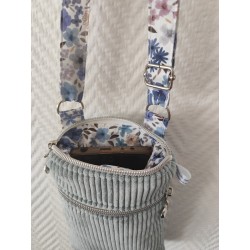 Pochette téléphone velours bleu clair et imprimé fleuri bleu
